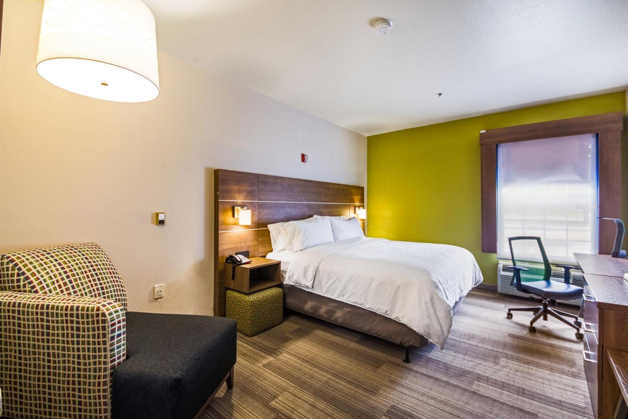 Holiday Inn Express Hotel & Suites Columbus By Ihg Exterior foto