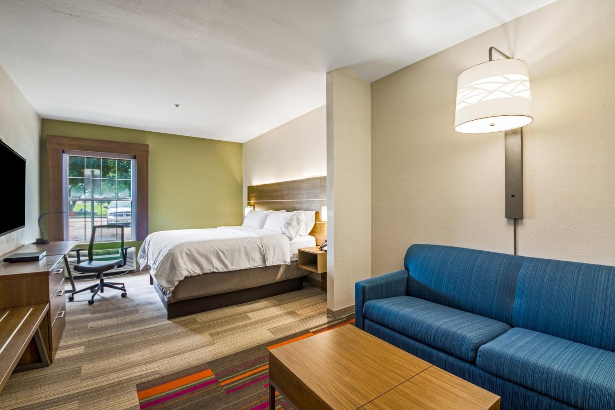 Holiday Inn Express Hotel & Suites Columbus By Ihg Exterior foto
