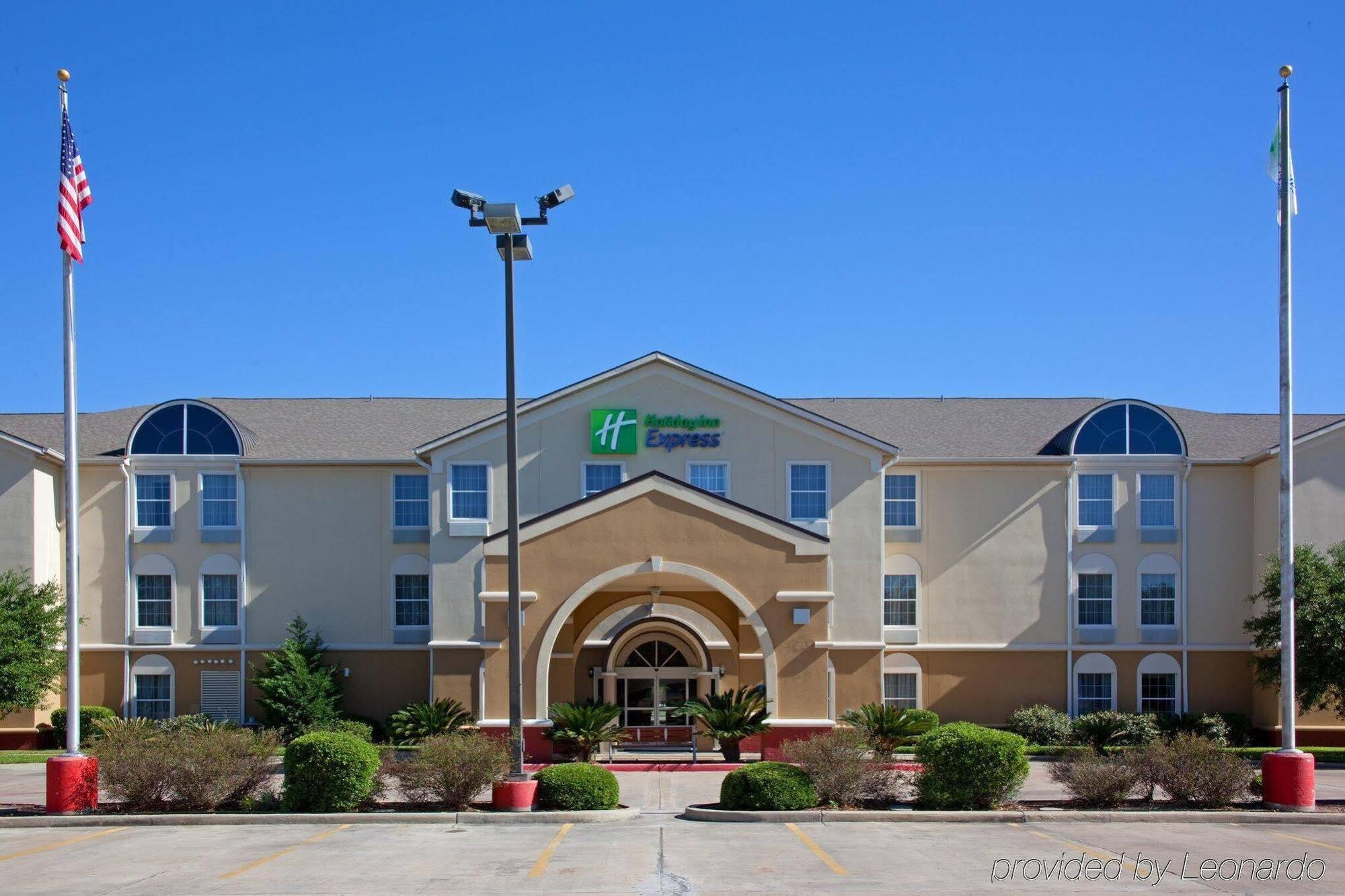 Holiday Inn Express Hotel & Suites Columbus By Ihg Exterior foto