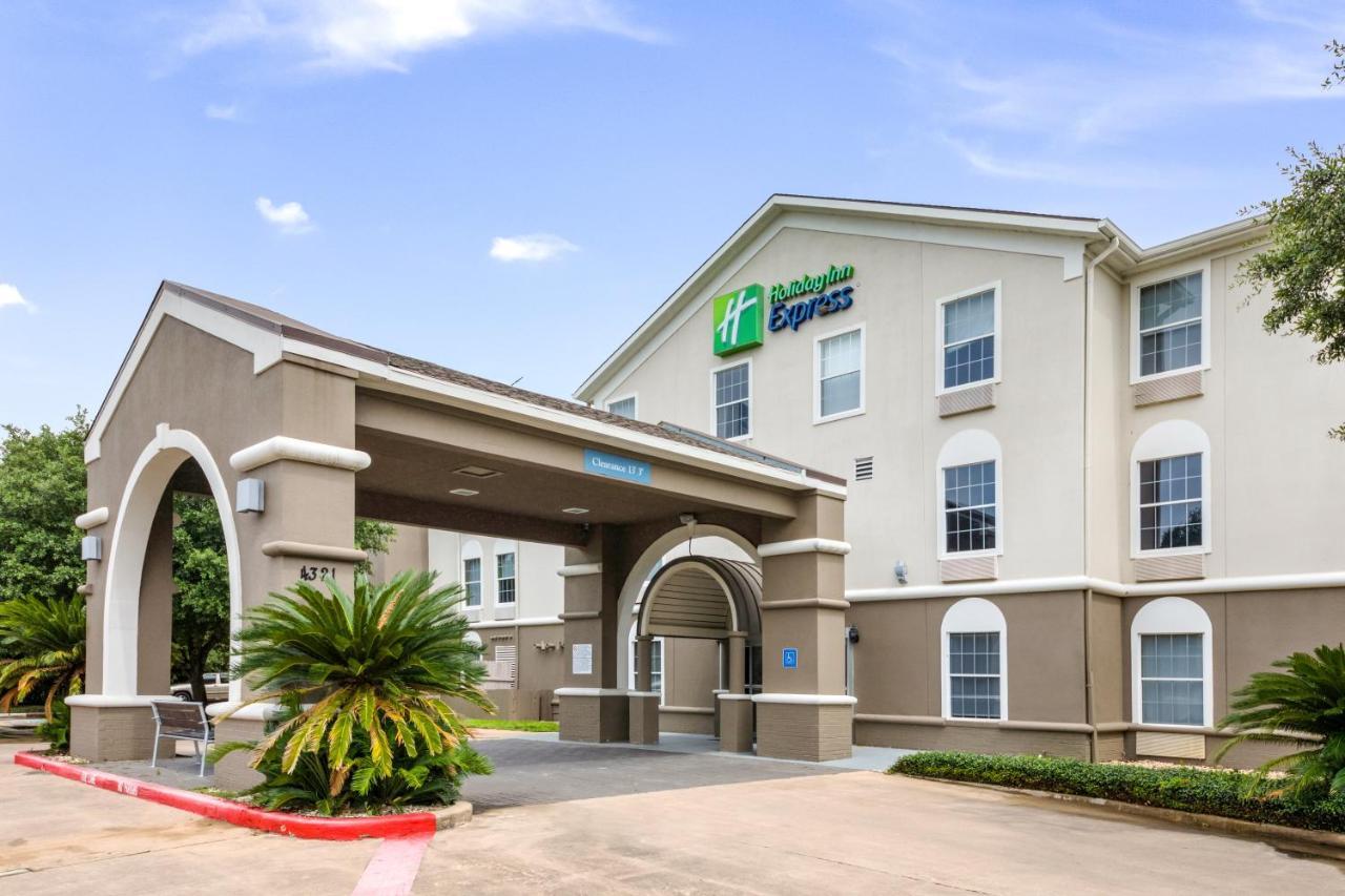 Holiday Inn Express Hotel & Suites Columbus By Ihg Exterior foto