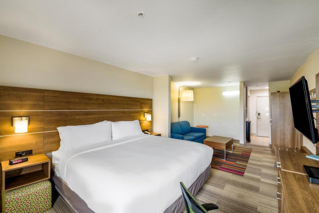Holiday Inn Express Hotel & Suites Columbus By Ihg Exterior foto